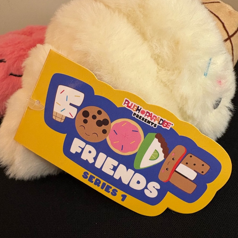 Foodie Friend Stuffed Donut and Ice Cream Plush Set of 2 NWT - Picture 3 of 3